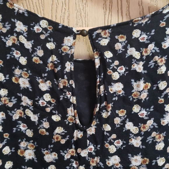 Forever 21 fully lined tan roses on black dress Size Large - Picture 4 of 6